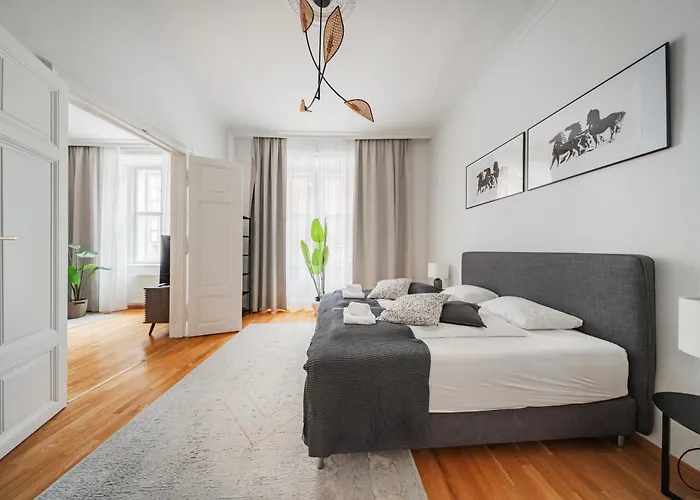 Franz By Home1 Appartement *